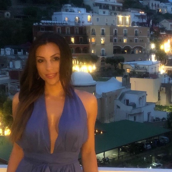 Meet your Posher, Aubrie - Picture 1 of 1